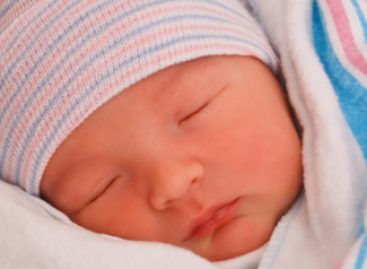Înregistrarea nașterii bebelușului cu părinții necăsătoriți