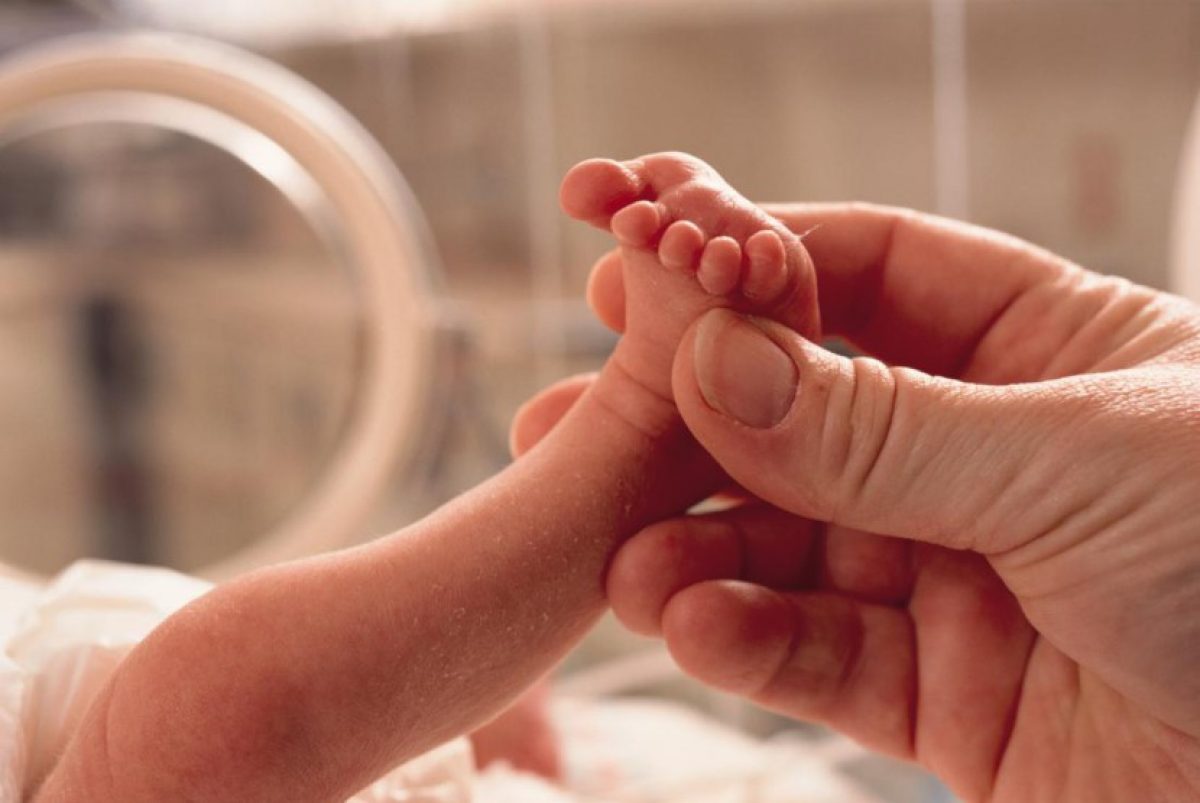 Incubatoare pentru nou-născuți cumpărate din timpul donat