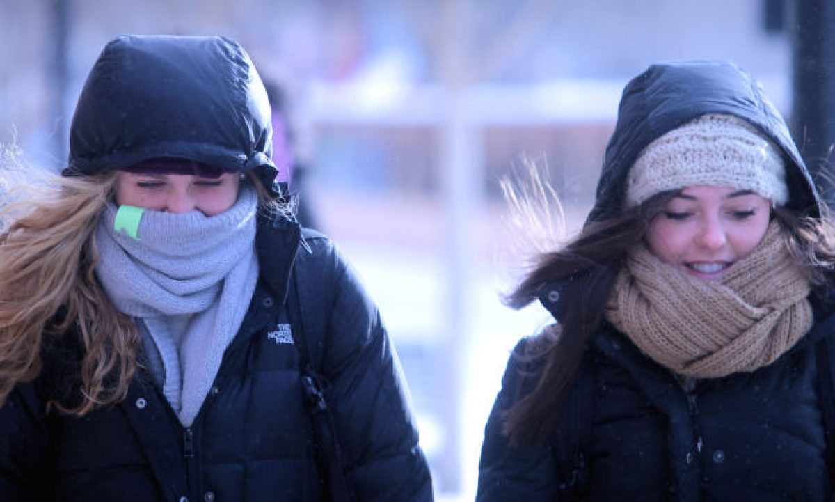 Vreme rece, ninsori şi lapoviţă în weekend