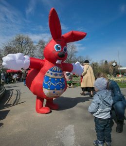 “Tradiții și Flori de Sărbători”, în Parcul Cişmigiu 