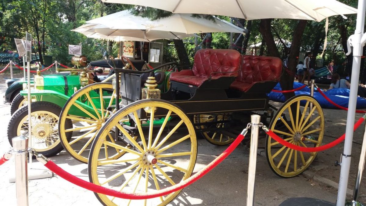 Antique Market. O săptămână în fascinanta lume a antichităţilor