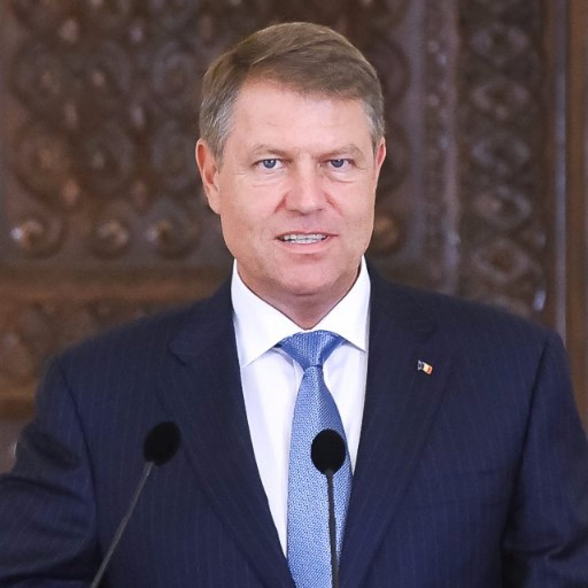 Cum a ajuns să protesteze preşedintele Klaus Iohannis