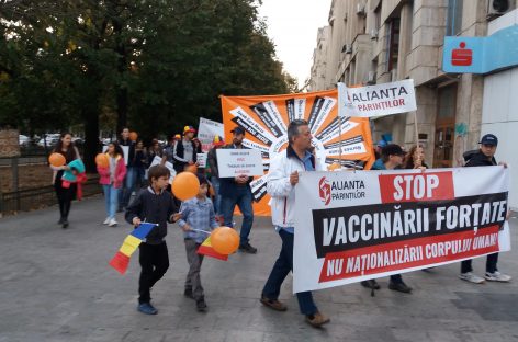 Nu suntem cobaii Guvernului. Tăcutul miting antivaccinare din Bucureşti