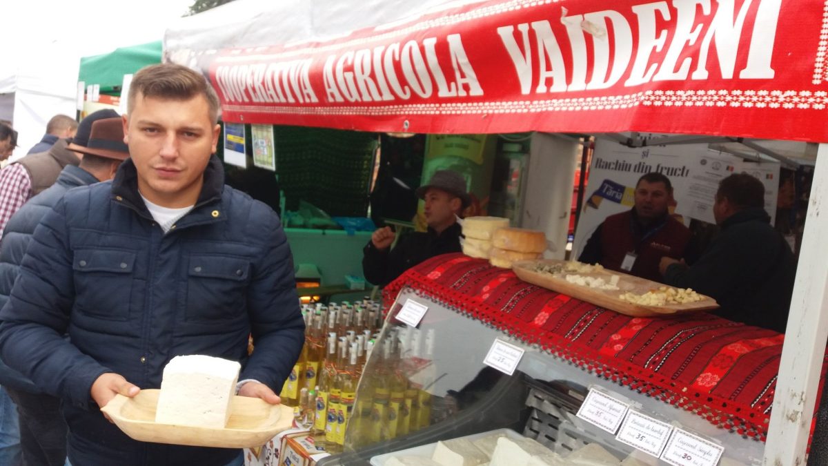 Cooperativa Agricolă Vaideeni. Cei 13 tineri care vor să readucă brânza vâlceană în farfuriile românilor