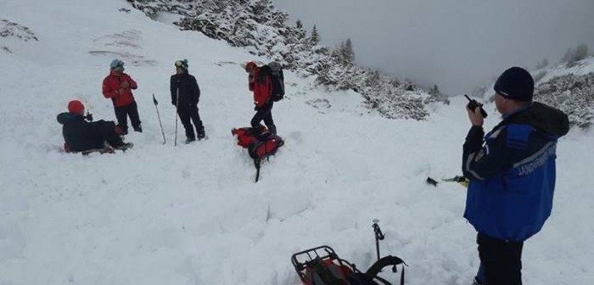 Turistul dispărut în Parâng, după o avalanşă, a fost găsit mort.