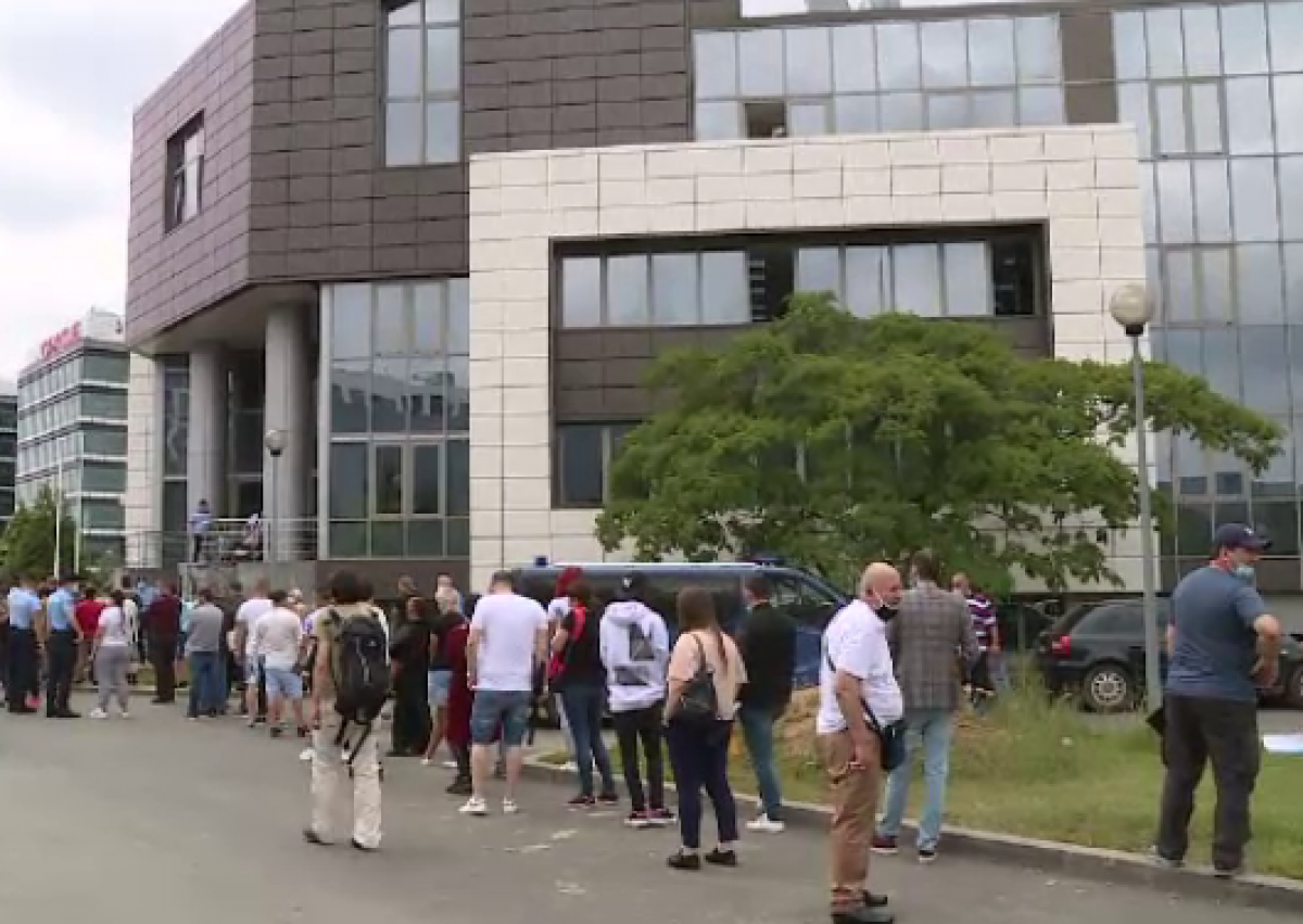 Permise auto. S-au reluat examenele auto la direcţiile de înmatriculări şi permise